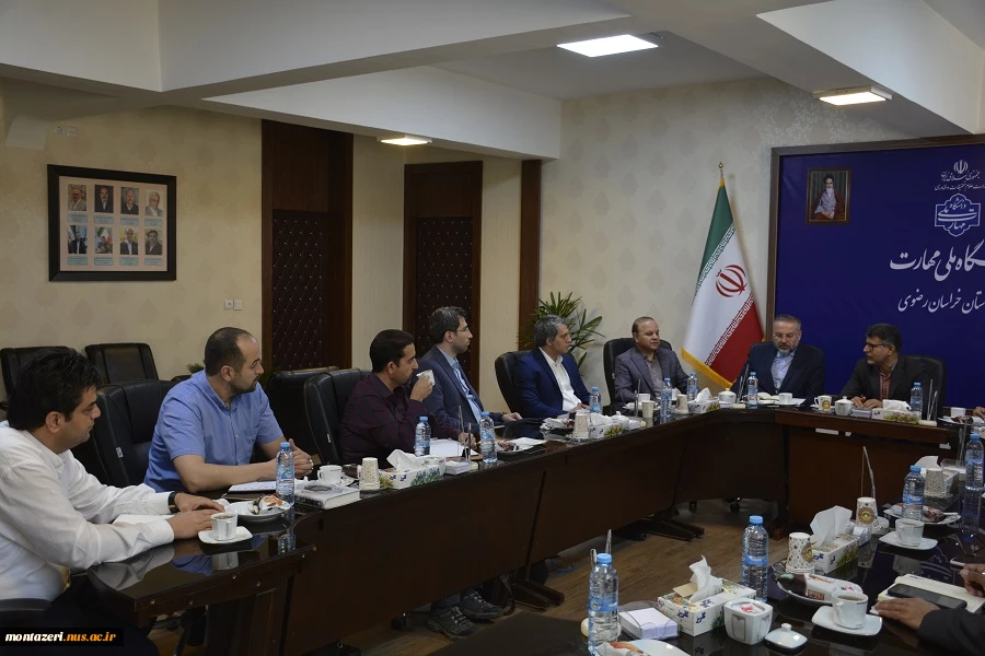 دیدار انجمن تولیدکنندگان تجهیزات پزشکی با مسئولان دانشگاه ملی مهارت خراسان رضوی 4