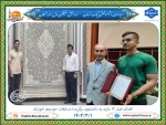 اهدای فرش به دانشجوی برگزیده مسابقات خودروی خودران 2