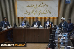 همزمان با سومین همایش ملی مهارت افزایی، هدایت شغلی و صلاحیت حرفه ای در آموزش عالی کشور برگزار شد:

جلسه هم‌اندیشی همکاران دانشگاه ملی مهارت خراسان رضوی با هیئت‌رئیسه دانشگاه 6