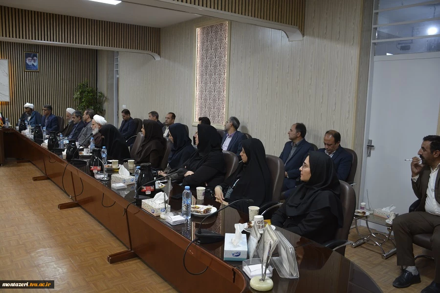 همزمان با سومین همایش ملی مهارت افزایی، هدایت شغلی و صلاحیت حرفه ای در آموزش عالی کشور برگزار شد:

جلسه هم‌اندیشی همکاران دانشگاه ملی مهارت خراسان رضوی با هیئت‌رئیسه دانشگاه 7