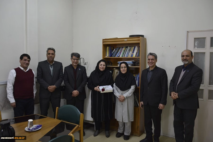 تجلیل از بانوان همکار حوزه آموزش دانشکده به مناسبت میلاد حضرت زهرا(س) و روز زن 2