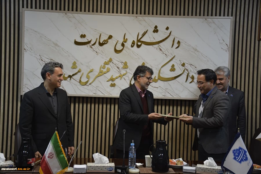 جلسه شورای اداری دانشکده شهید منتظری مشهد برگزار شد 5