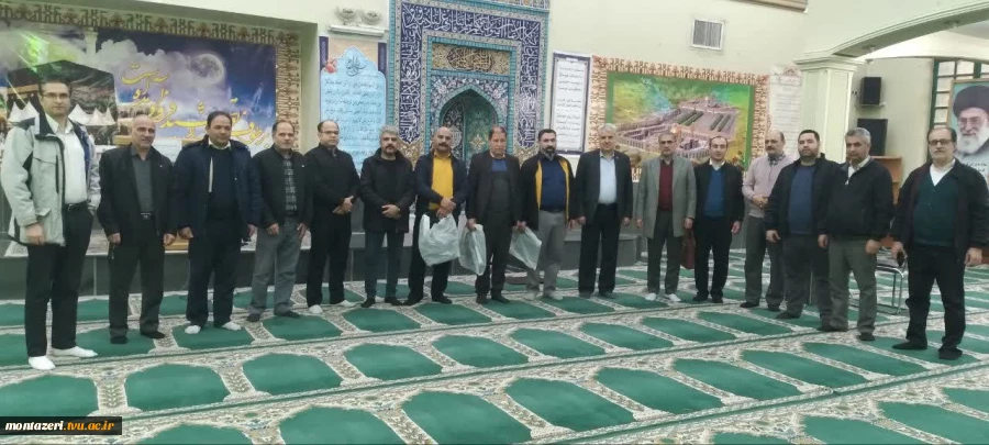 تقدیر از خادمان برگزاری مراسم زیارت عاشورا در دانشکده شهید منتظری 3