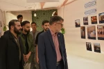 بازدید مسئولین دانشکده شهید منتظری از نمایشگاه «معراج بیعت»
 3