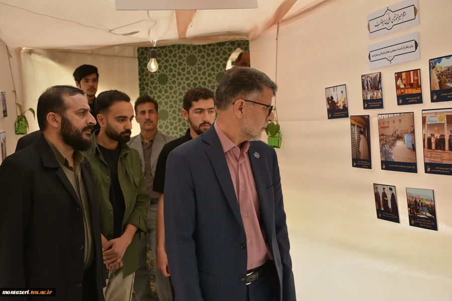 بازدید مسئولین دانشکده شهید منتظری از نمایشگاه «معراج بیعت»
 3