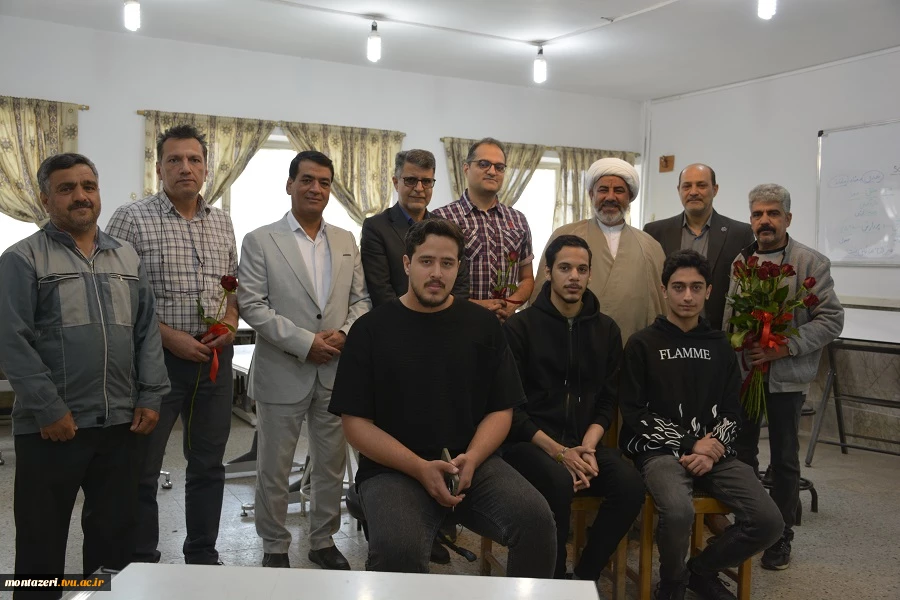تجلیل از اساتید دانشکده به مناسبت روز معلم 11