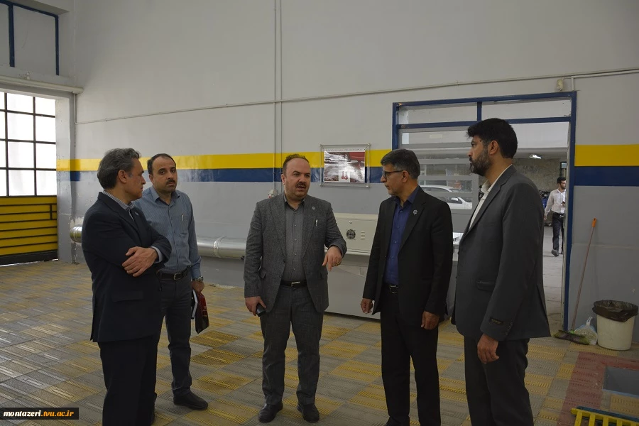 برگزاری جلسه وبیناری شورای پژوهشی دانشگاه ملی مهارت با حضور دکتر مهرداد احمدی در خراسان رضوی  4