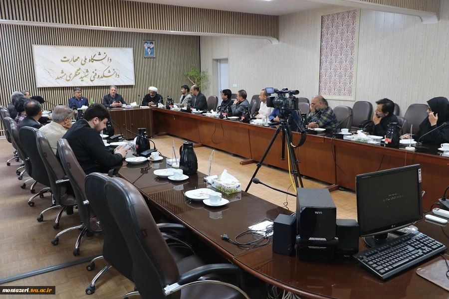رئیس دانشگاه ملی مهارت بر استفاده حداکثری از ظرفیت دانشگاه برای میزبانی شایسته از زائران مراسم تشییع آقای شهید ایران تاکید کرد. 4