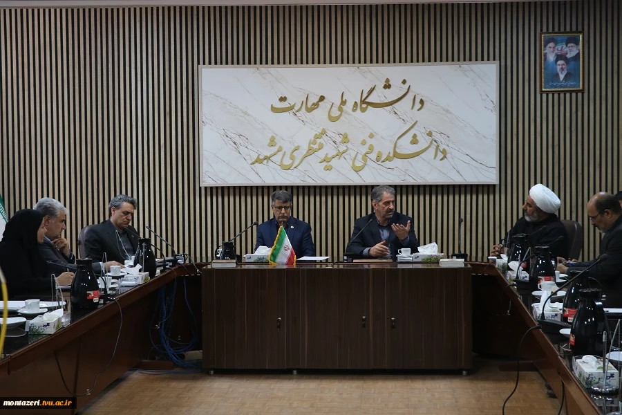 رئیس دانشگاه ملی مهارت بر استفاده حداکثری از ظرفیت دانشگاه برای میزبانی شایسته از زائران مراسم تشییع آقای شهید ایران تاکید کرد. 6