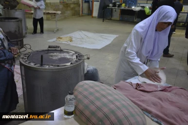 پخت روزانه ۵ هزار قرص نان برای پذیرایی از میهمانان مراسم تشییع رهبر شهید در دانشکده شهید منتظری 3