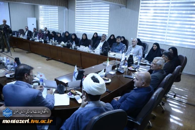 تجلیل از دانشگاهیان خانواده‌های شهدا، جانبازان و ایثارگران دانشگاه ملی مهارت در مشهد 10